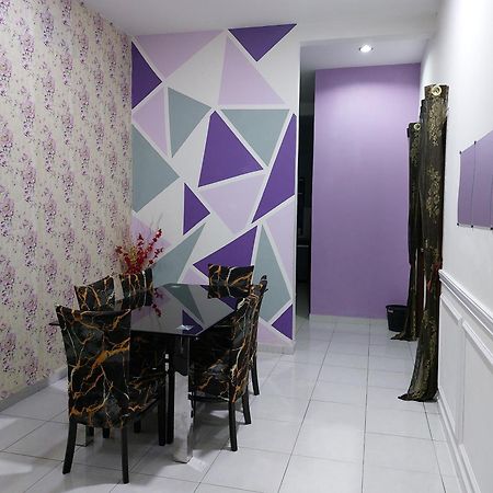 Pelangi Homestay Bota Esterno foto